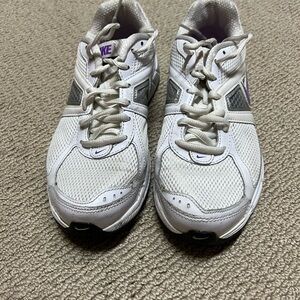 Nike White and Violet Running Shoes